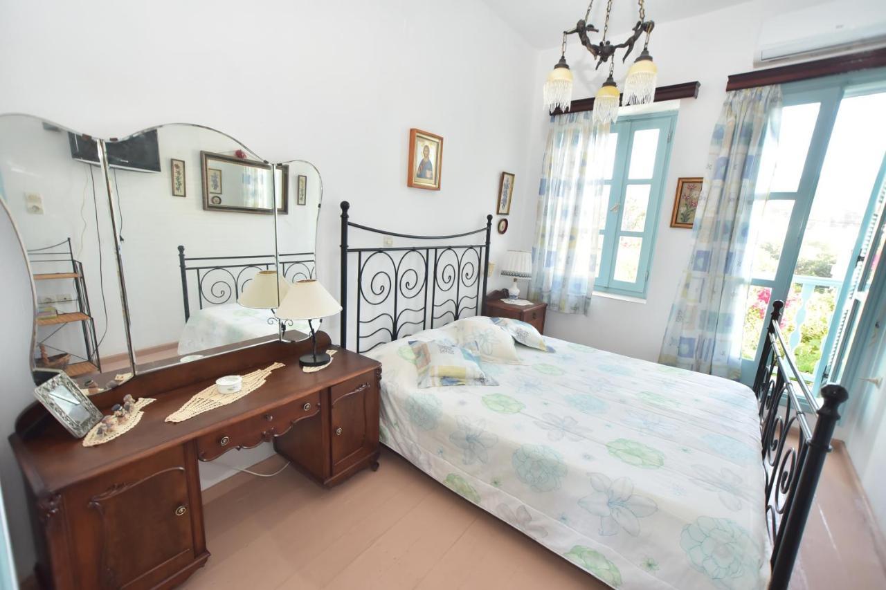 Traditional House By The Sea Mandraki  Экстерьер фото
